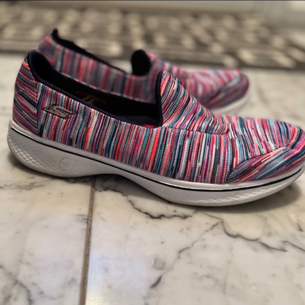 Skechers goga max go walk 4 shoes size 6.5